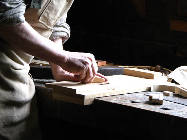 Nuestra <strong>carpintería de madera en  Chóvar</strong> es una empresa de <strong>herencia familiar</strong>, por lo que  contamos con gran <strong>experiencia </strong>en la profesión.